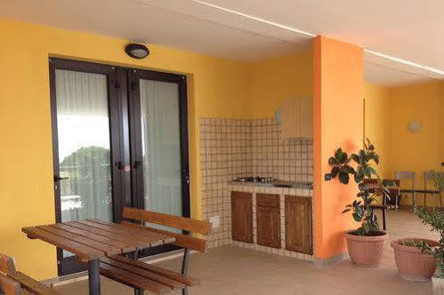 Borgo Blu Poggio Aparthotel Lazise Exterior photo