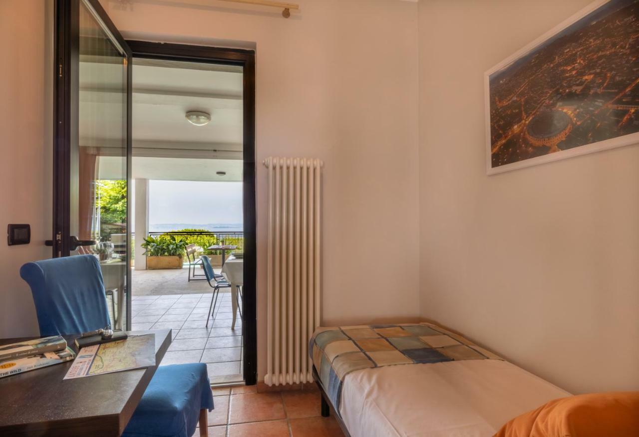 Borgo Blu Poggio Aparthotel Lazise Exterior photo