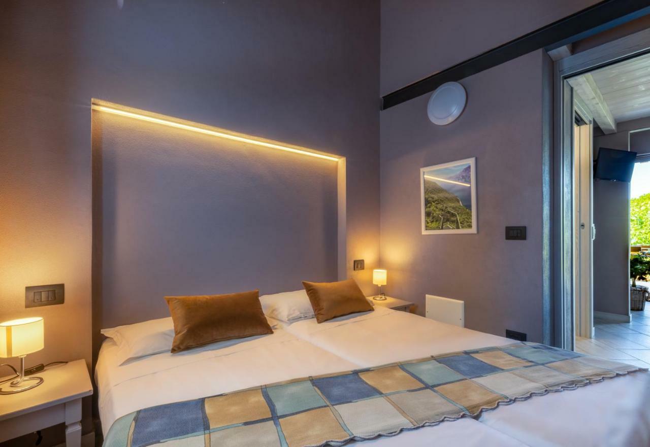 Borgo Blu Poggio Aparthotel Lazise Exterior photo